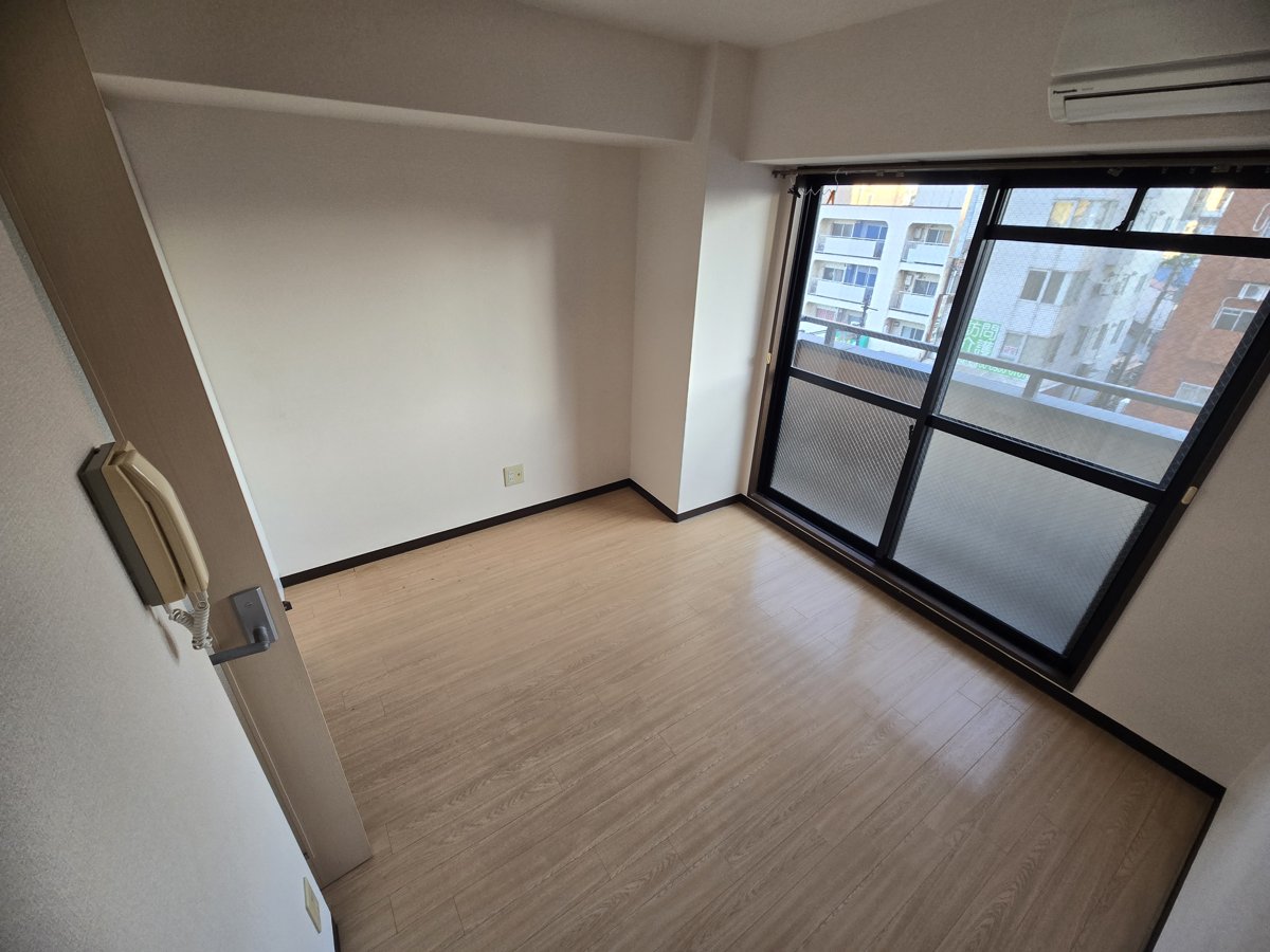 明るい個室のお部屋（実際の物件）